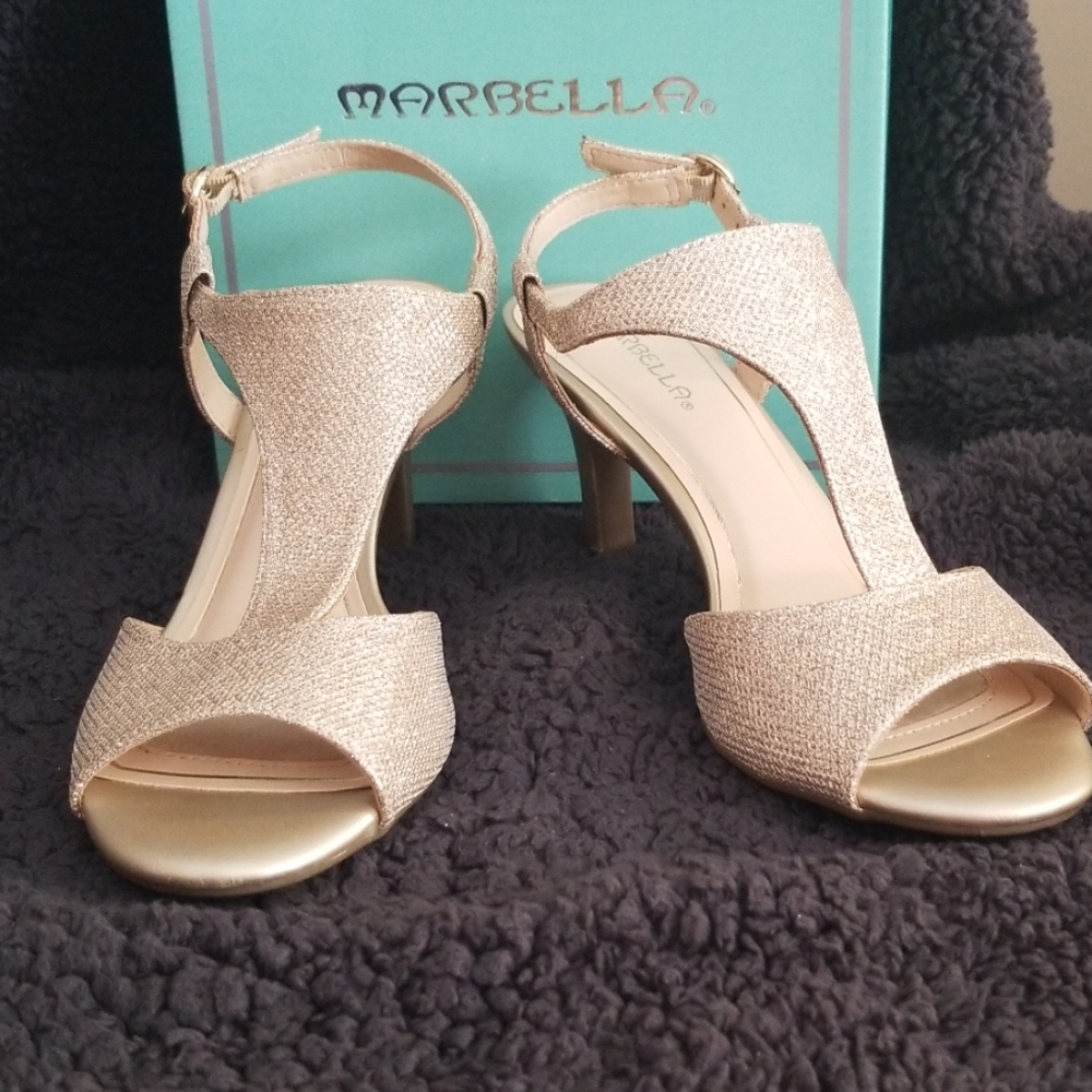 Gold peep toe shoes - Picture 2 of 8